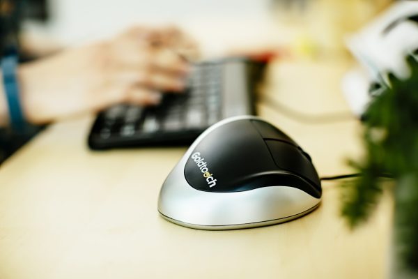 Goldtouch Wired Comfort-fit Mouse - Image 3